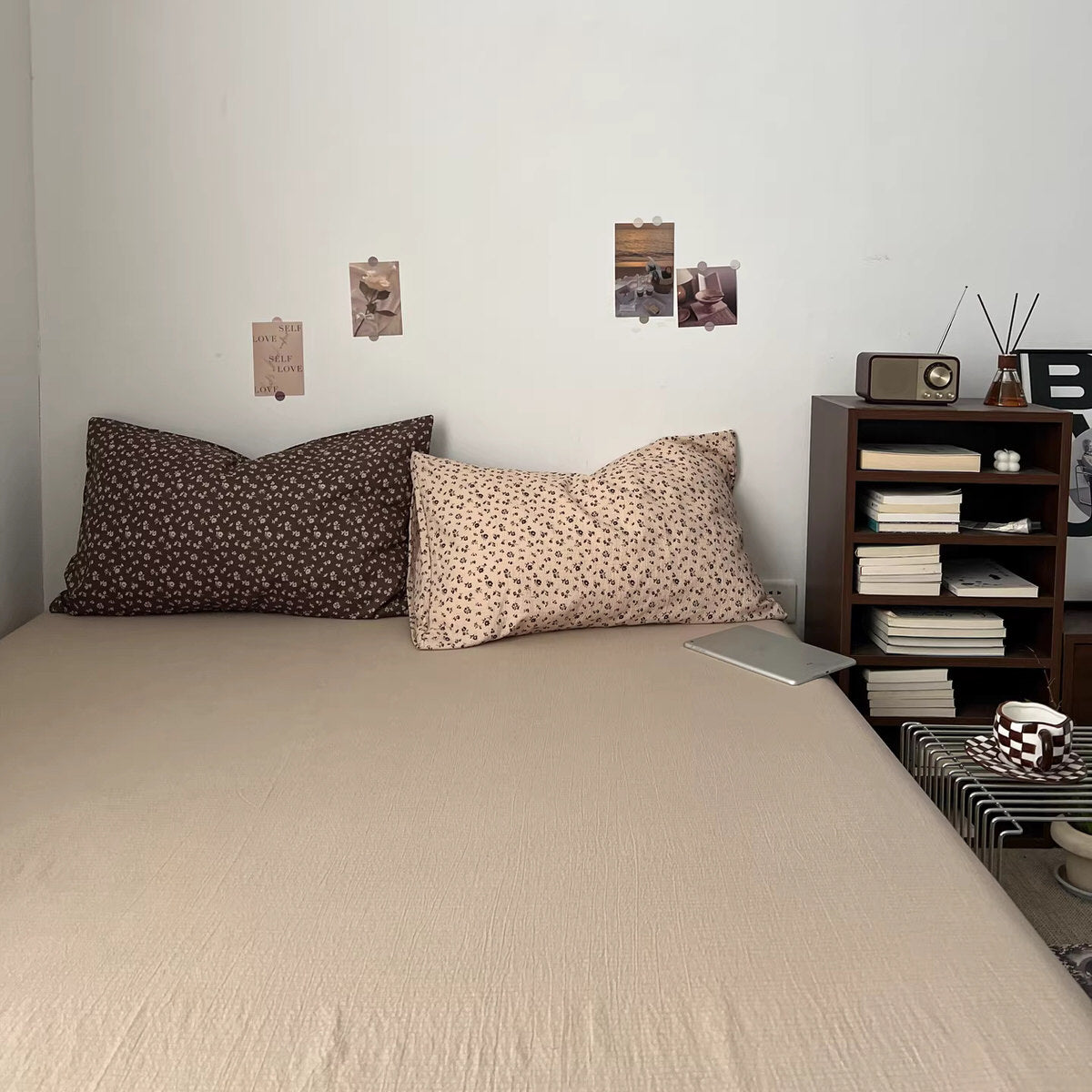 Vintage Brown Floral Bedding Set — Crinkled Cotton-Blend Duvet Cover for Neutral Bedrooms — Detail