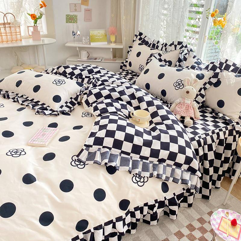 Polka Dot Checkered Ruffle Bedding Set — Soft-Touch Cotton Duvet & Pillowcases — Detail