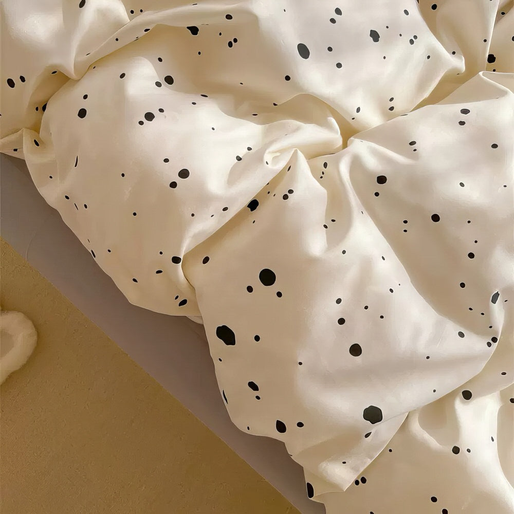 Light Beige Splattered Bedding Set — Soft-Touch Cotton Duvet & Pillowcases — Detail