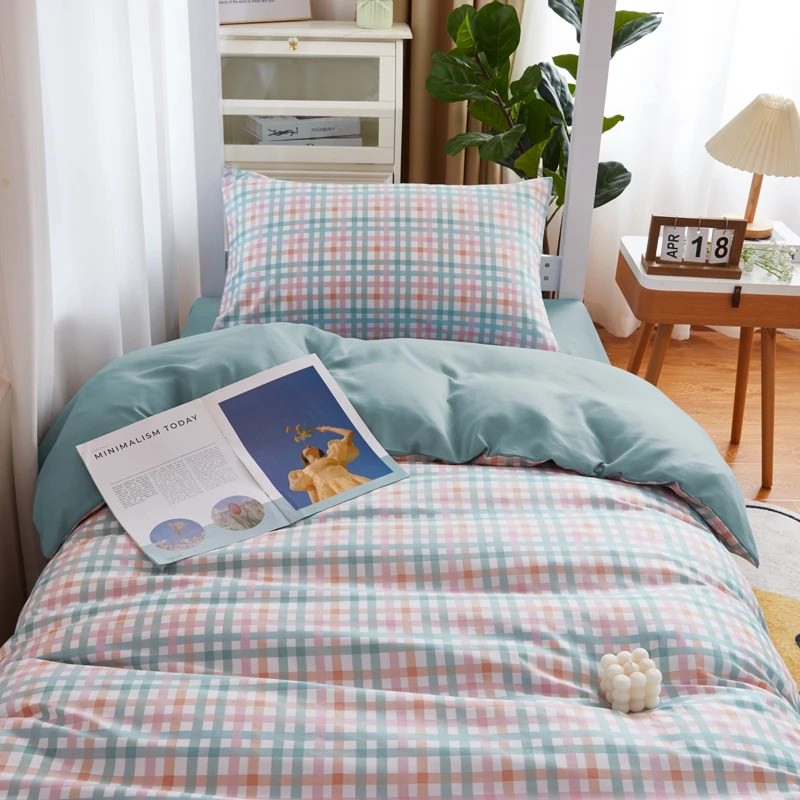 Pastel Blue Plaid Dorm Bedding Set — Soft-Touch Cotton Duvet & Pillowcases — Detail