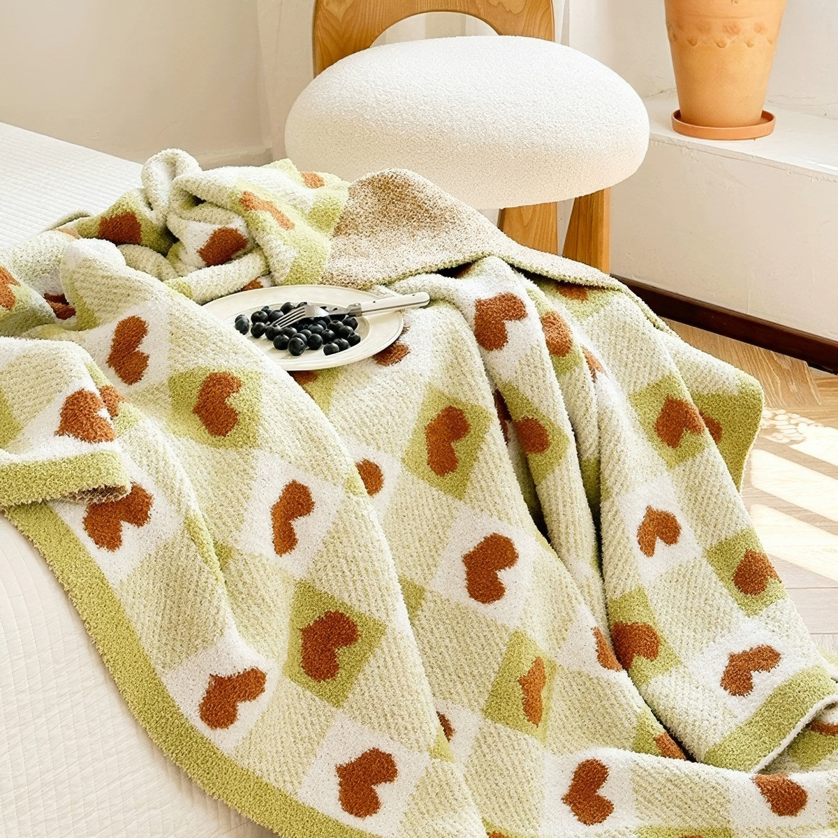 Olive Check Throw Blanket — Knitted Heart Pattern for the Sofa — Detail