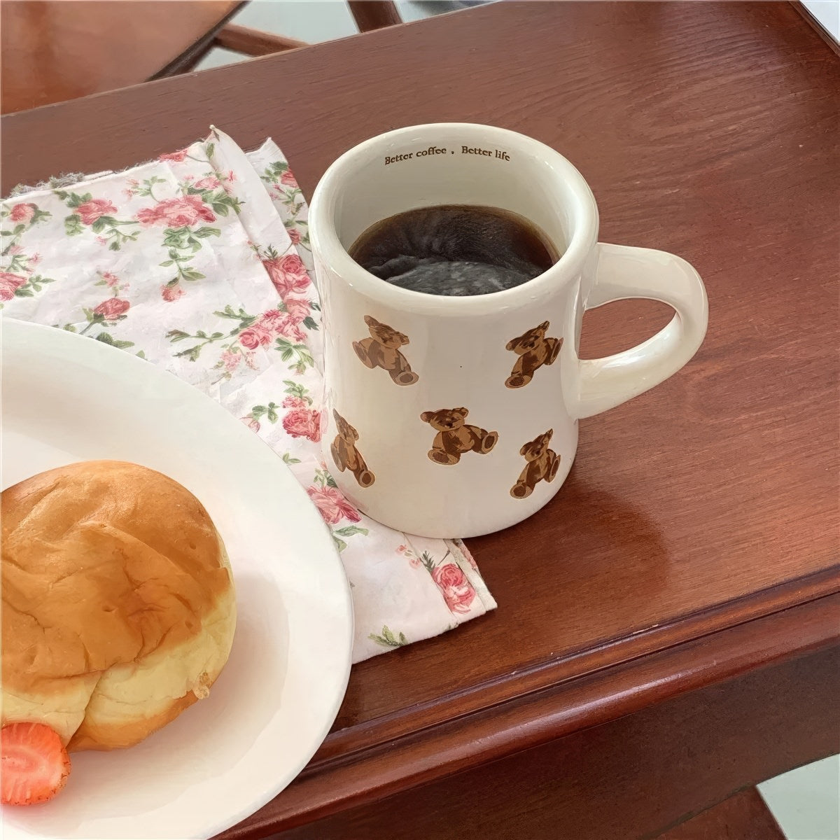 Plush Bear Coffee Mug — Ceramic Cup with Soft Bear-Print Pattern — Detail