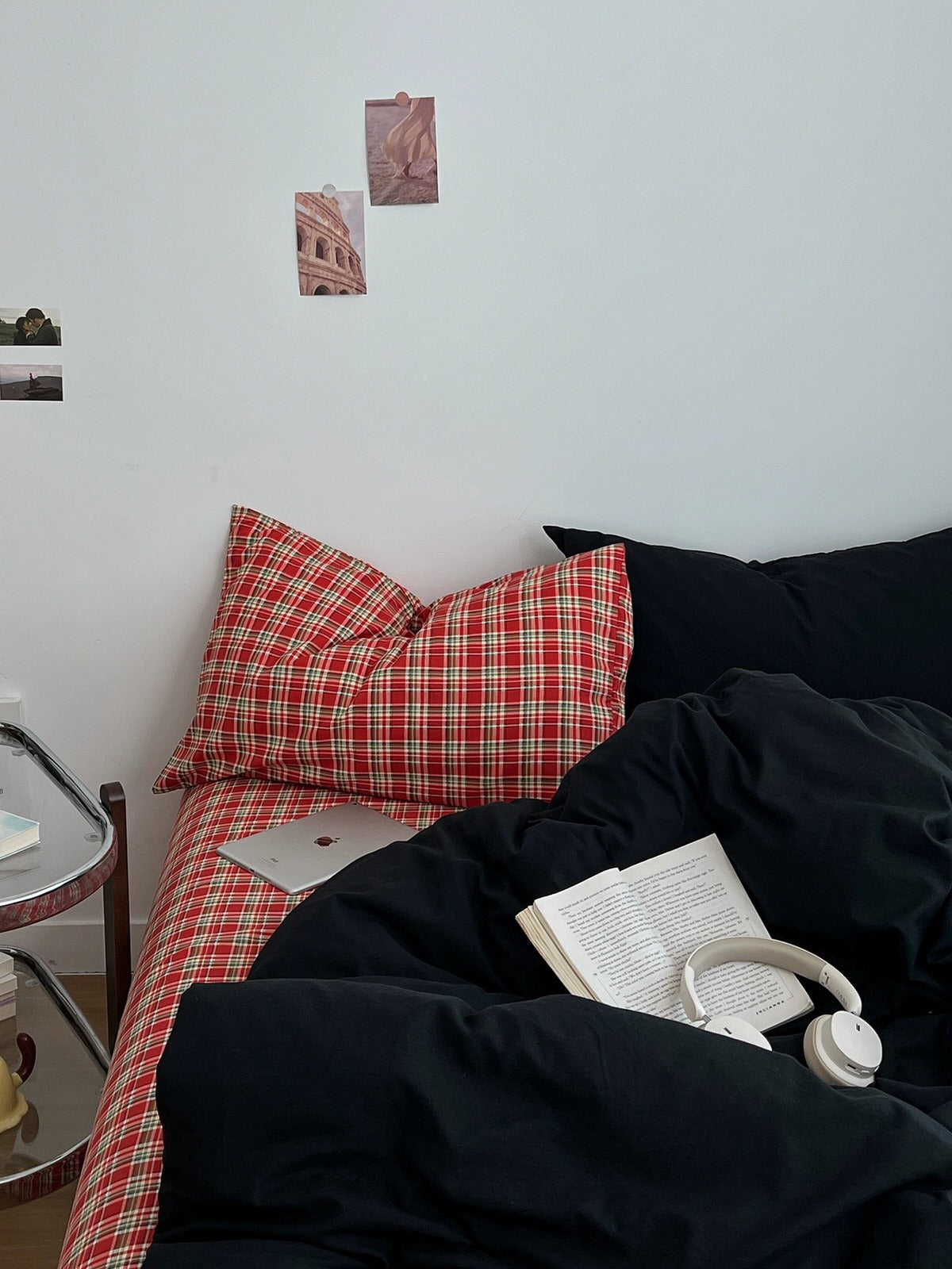Red Christmas Plaid Bedding Set — Soft-Touch Cotton Duvet & Pillowcases — Front view
