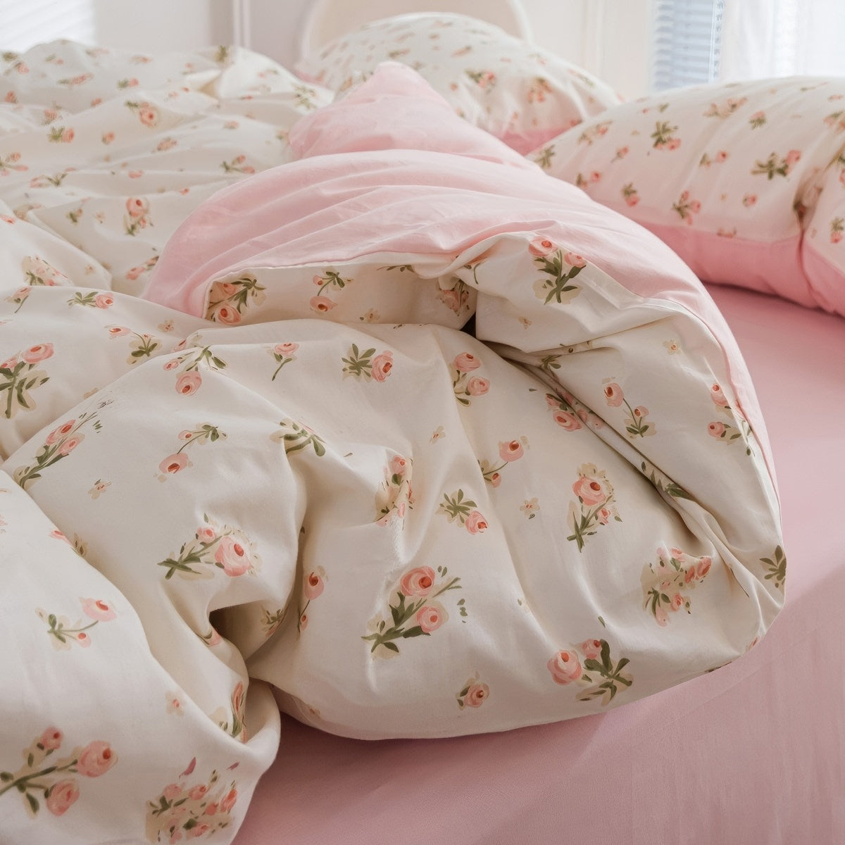 Spring Roses Pale Pink Bedding Set — Soft-Touch Cotton Duvet & Pillowcases — Detail