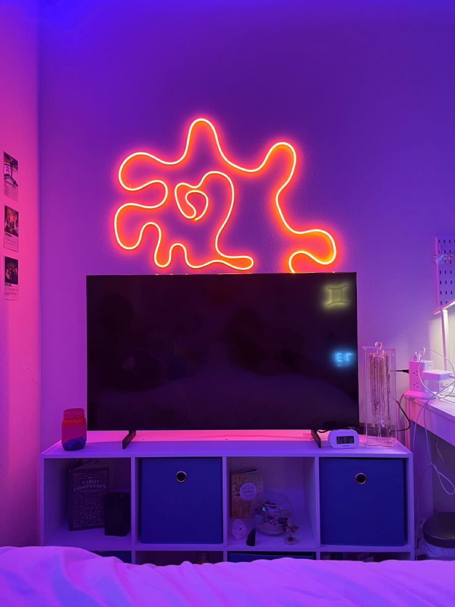Squiggle Neon Rope LED Lights — Warm LED Mood Lighting for Bedside — Detail