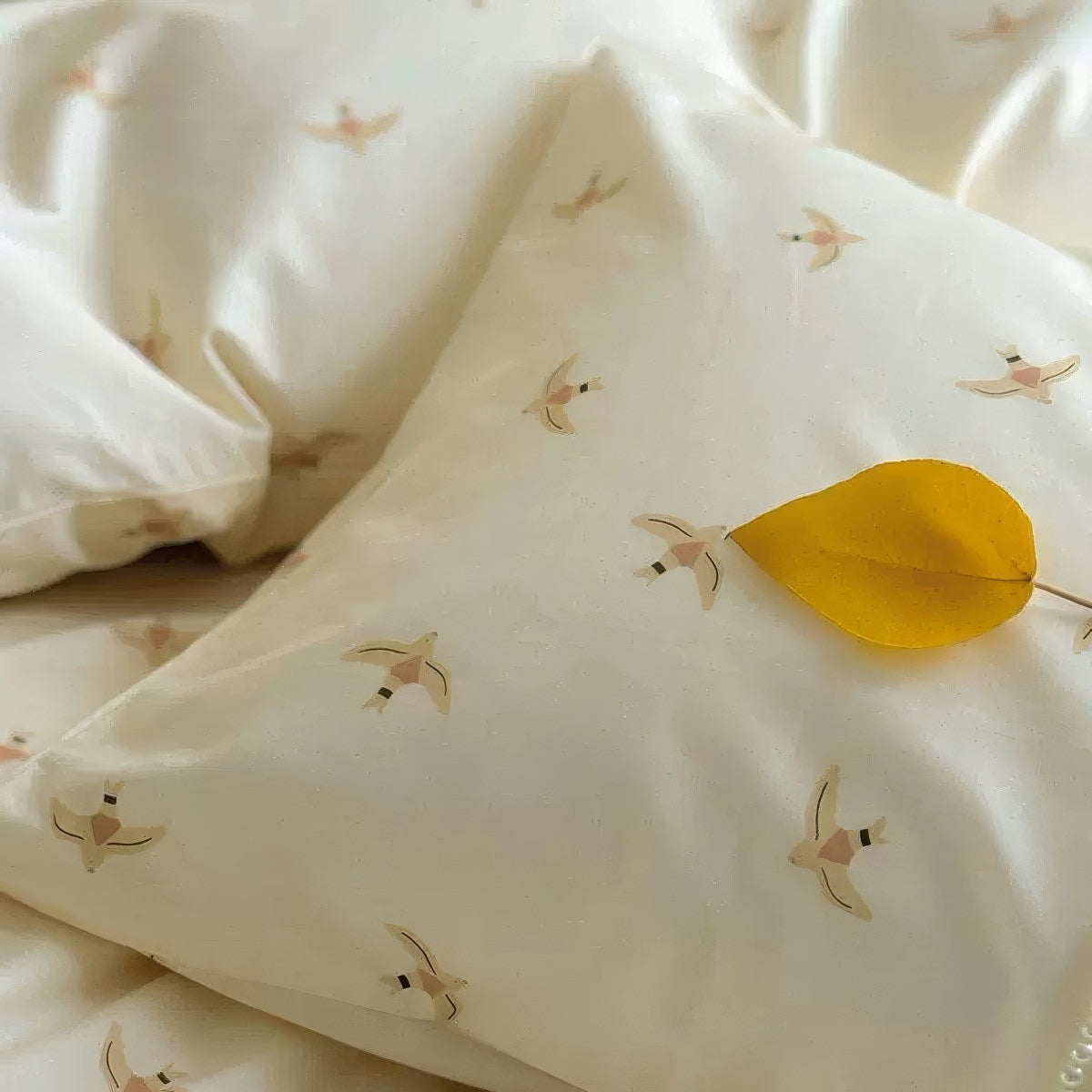 Swallow Bird Print Cotton Bedding Set — Detail