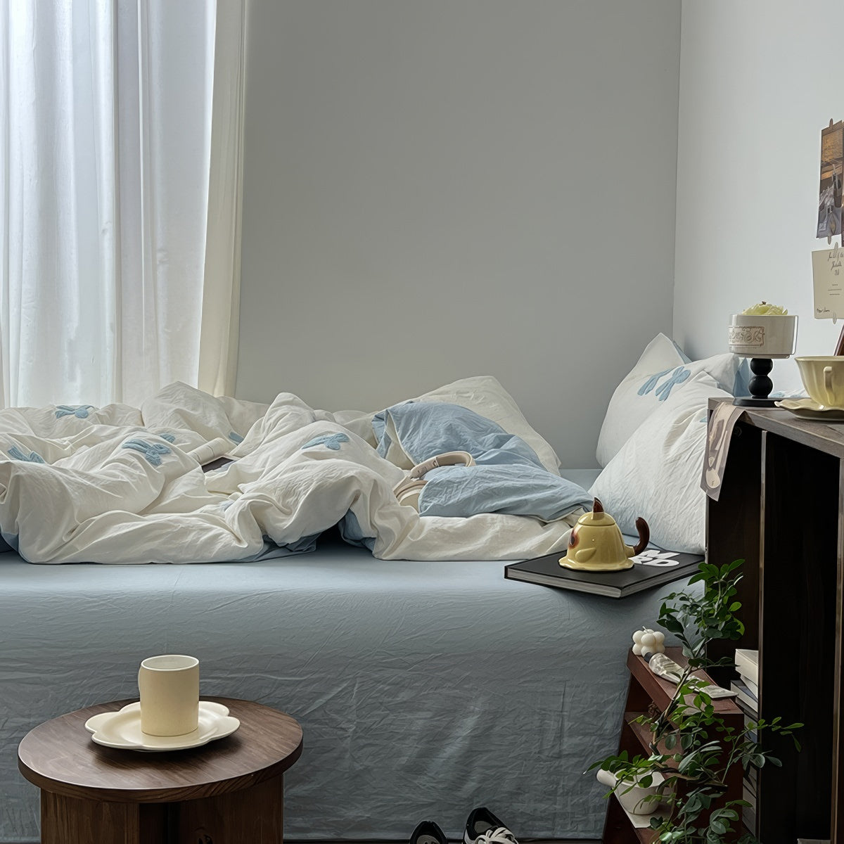 Vintage Blue Tufted Bows Bedding Set — Soft-Touch Cotton Duvet & Pillowcases — Lifestyle 2