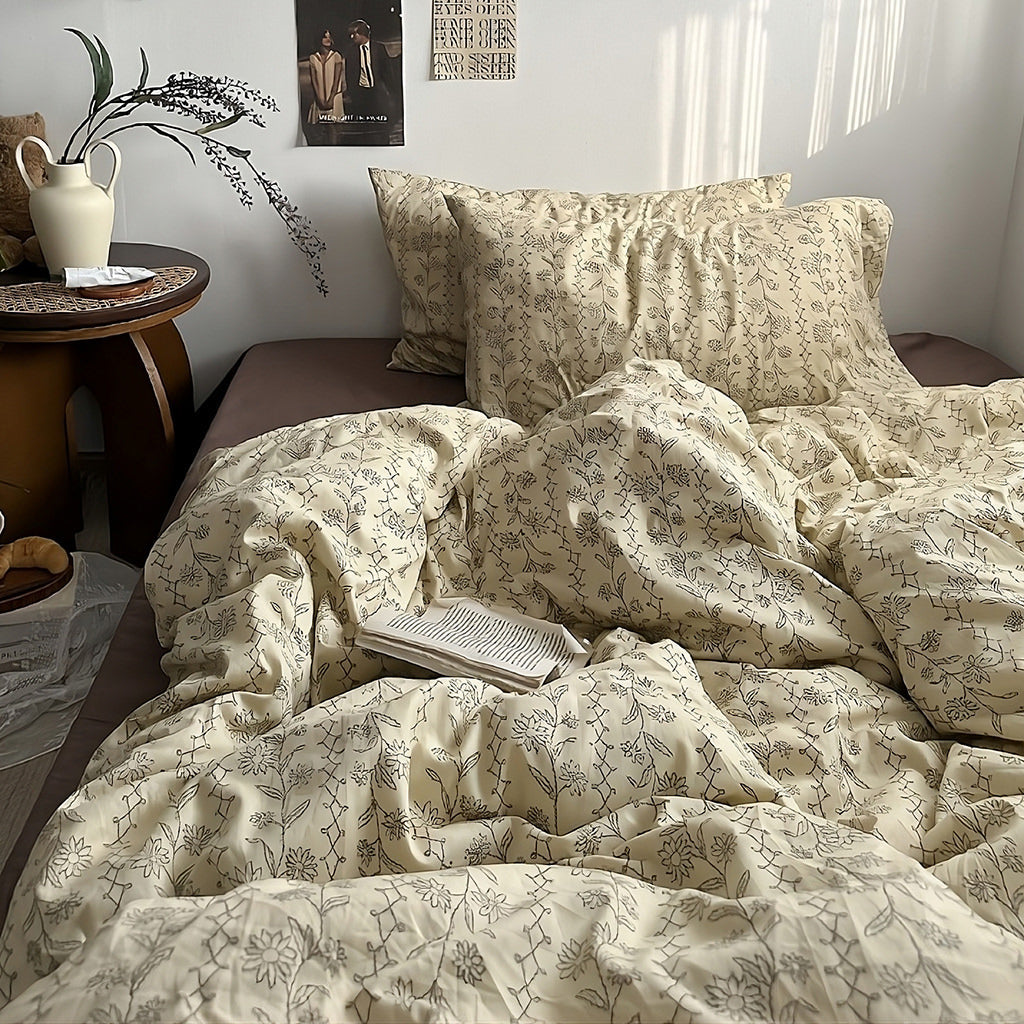 Vintage Floral Dream Bedding Set — Soft-Touch Cotton Duvet & Pillowcases — Front view