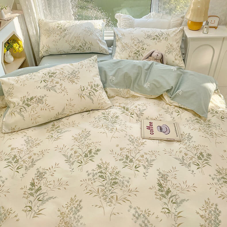 Vintage Pale Floral Print Bedding Set — Soft-Touch Cotton Duvet & Pillowcases — Lifestyle 2