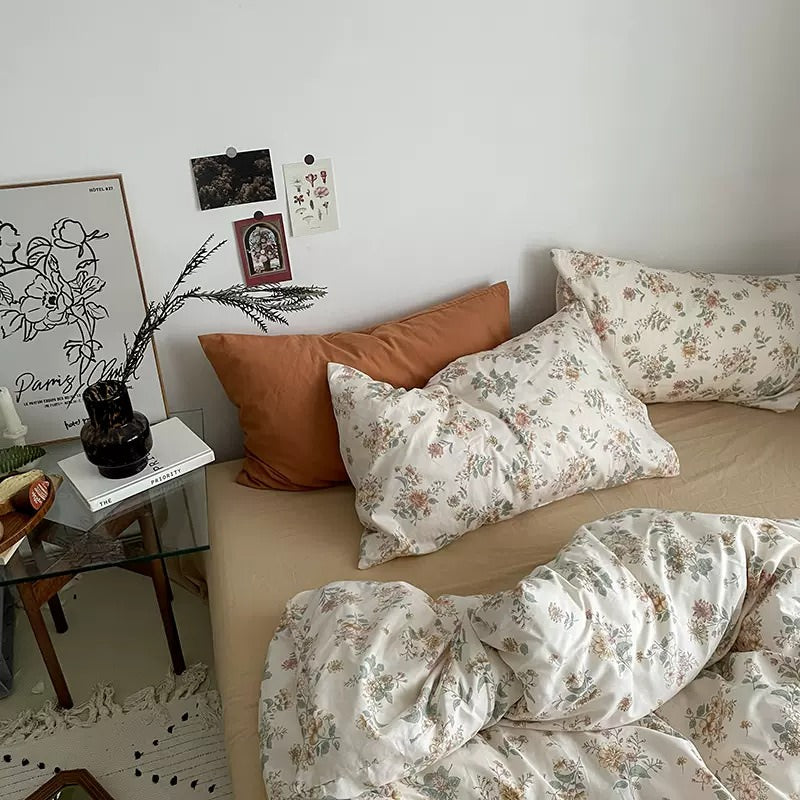 Vintage Pale Flowers Print Cotton Bedding Set — Lifestyle 3