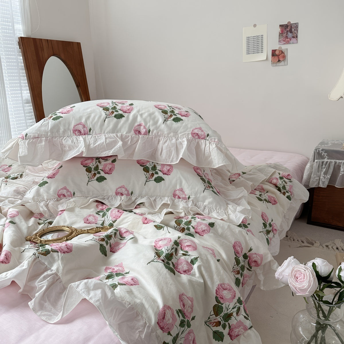 Vintage Pale Roses Summer Comforter Set — Soft-Touch Cotton Duvet & Pillowcases — Detail