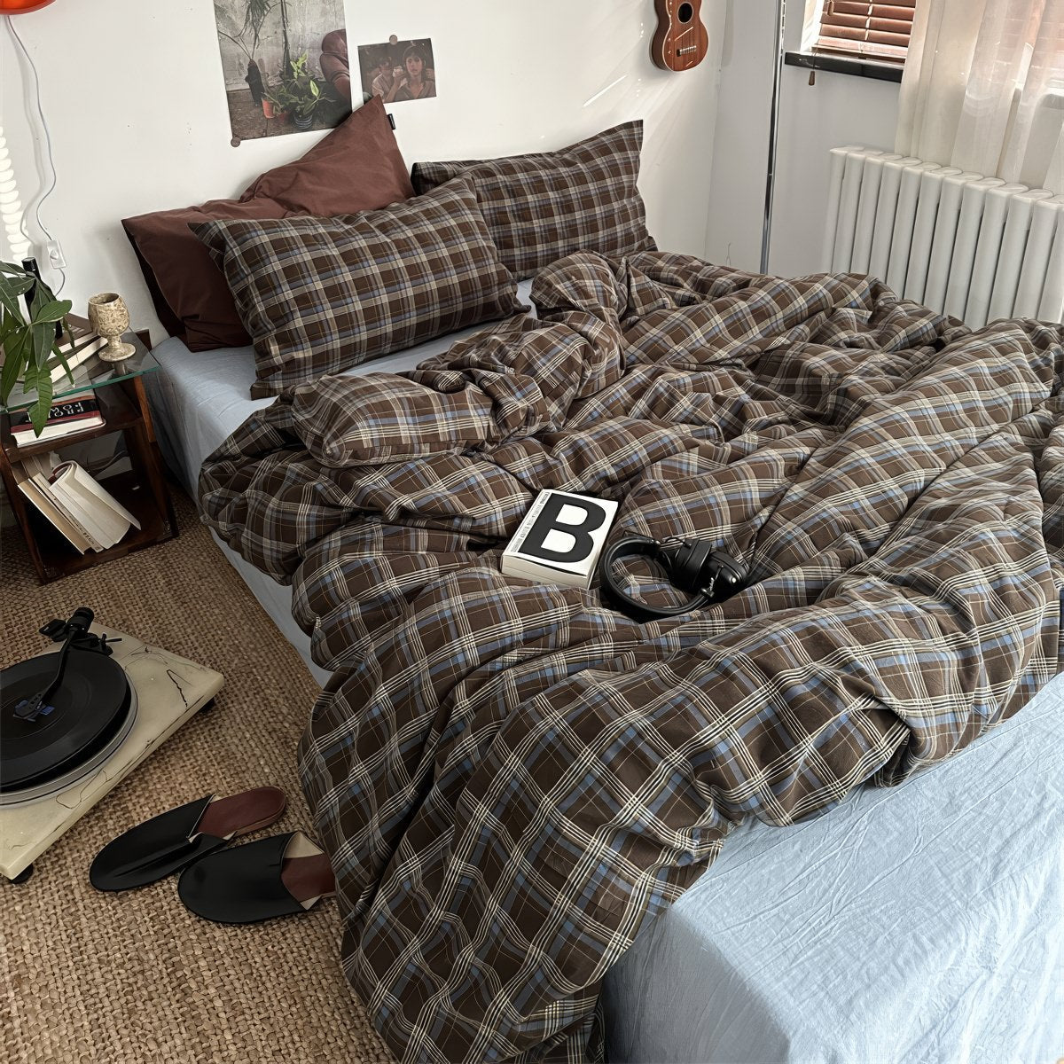 Vintage Plaid Bedding Set — Soft-Touch Cotton Duvet & Pillowcases — Lifestyle 1