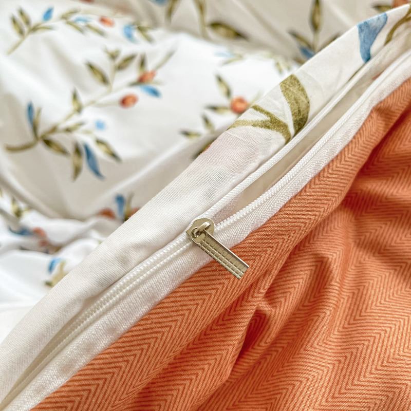 Vintage Red Berries Print Bedding Set — Soft-Touch Cotton Duvet & Pillowcases — Lifestyle 3