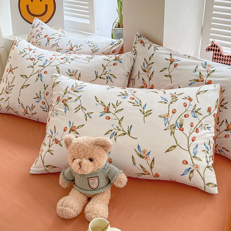Vintage Red Berries Print Bedding Set — Soft-Touch Cotton Duvet & Pillowcases — Lifestyle 2
